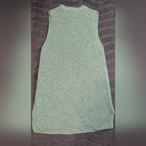 NEW Marie Oliver Metallic Gold Green Knit Sleeveless Sweater Top Small - Picture 3 of 5